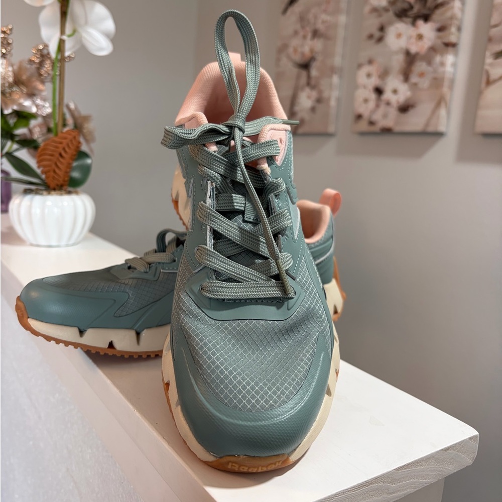Reebok Women's Teal and Peach Athletic Shoes